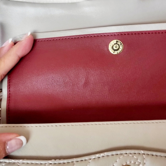 SOLD!! - Genuine Leather Handbag - Picture 4 of 6